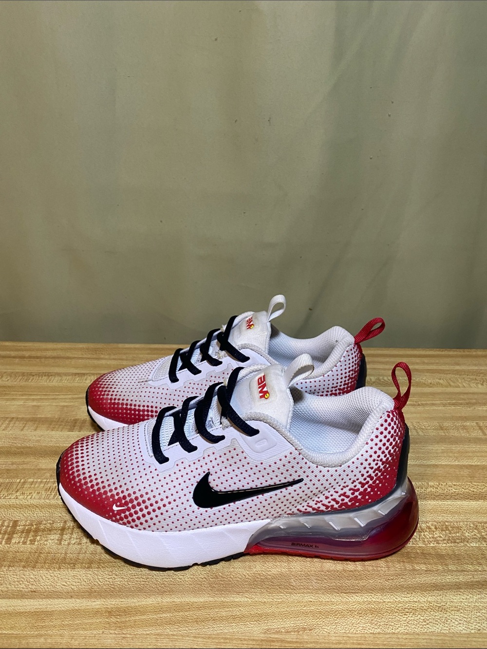 Nike Air Max Phoenix Black/White/Red Gradient Shoes size 1Y